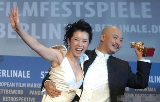 王全安老婆几任再交嫩模女友(王全安历任女友)