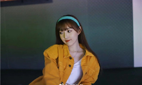 R1SE又塌房赵让和同公司艺人疑似同居恋(r1se赵磊塌房了吗)