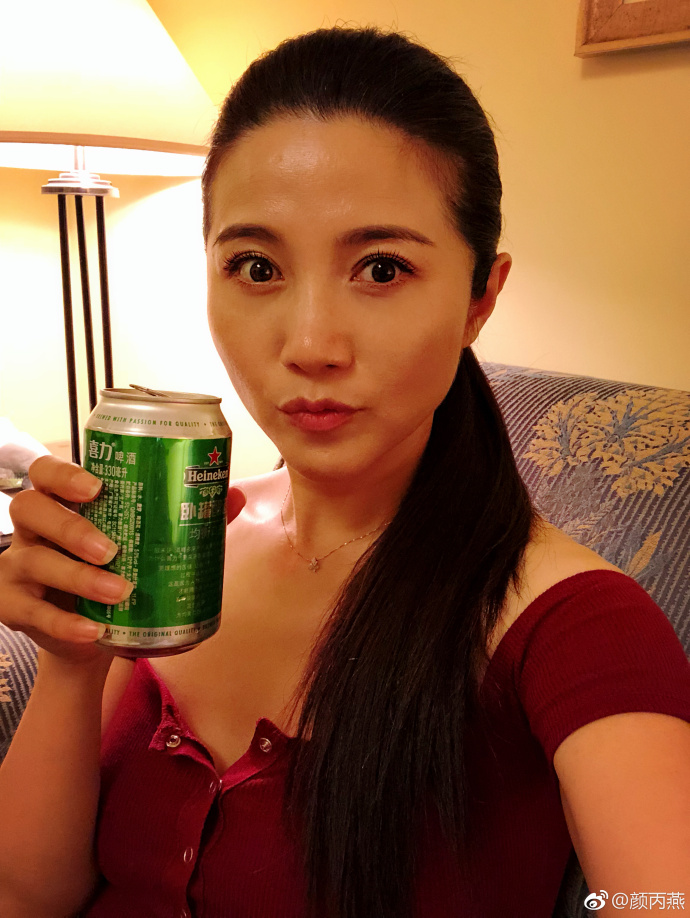 颜丙燕丈夫不是张嘉译(张海燕张嘉译媳妇)