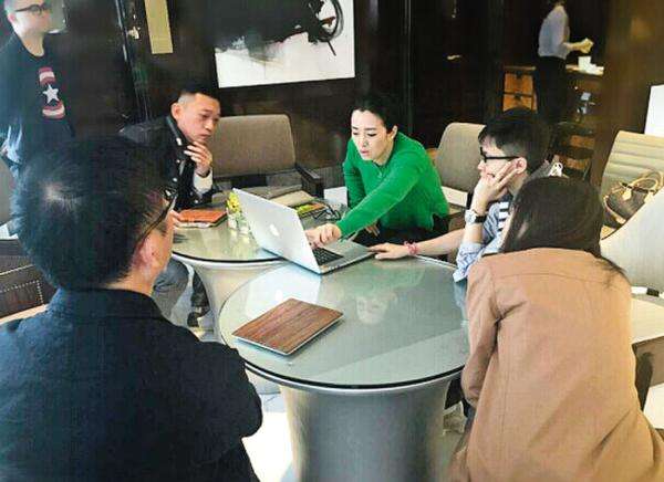 巩俐真空丰满身材照片