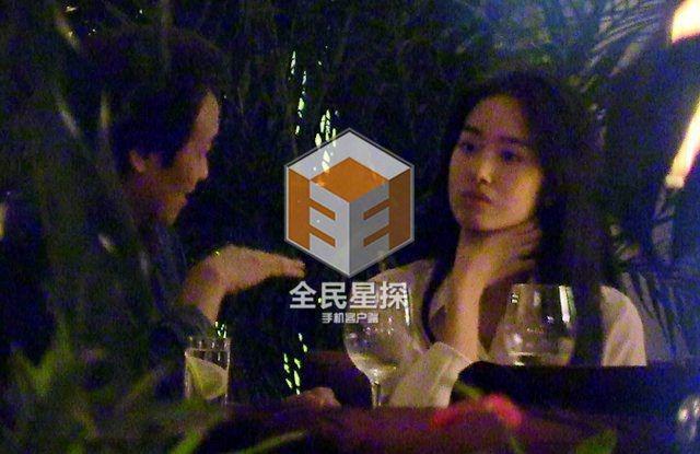 刘亦菲干爹陈金飞新欢杨采钰照片(刘亦菲是陈金飞的女儿)