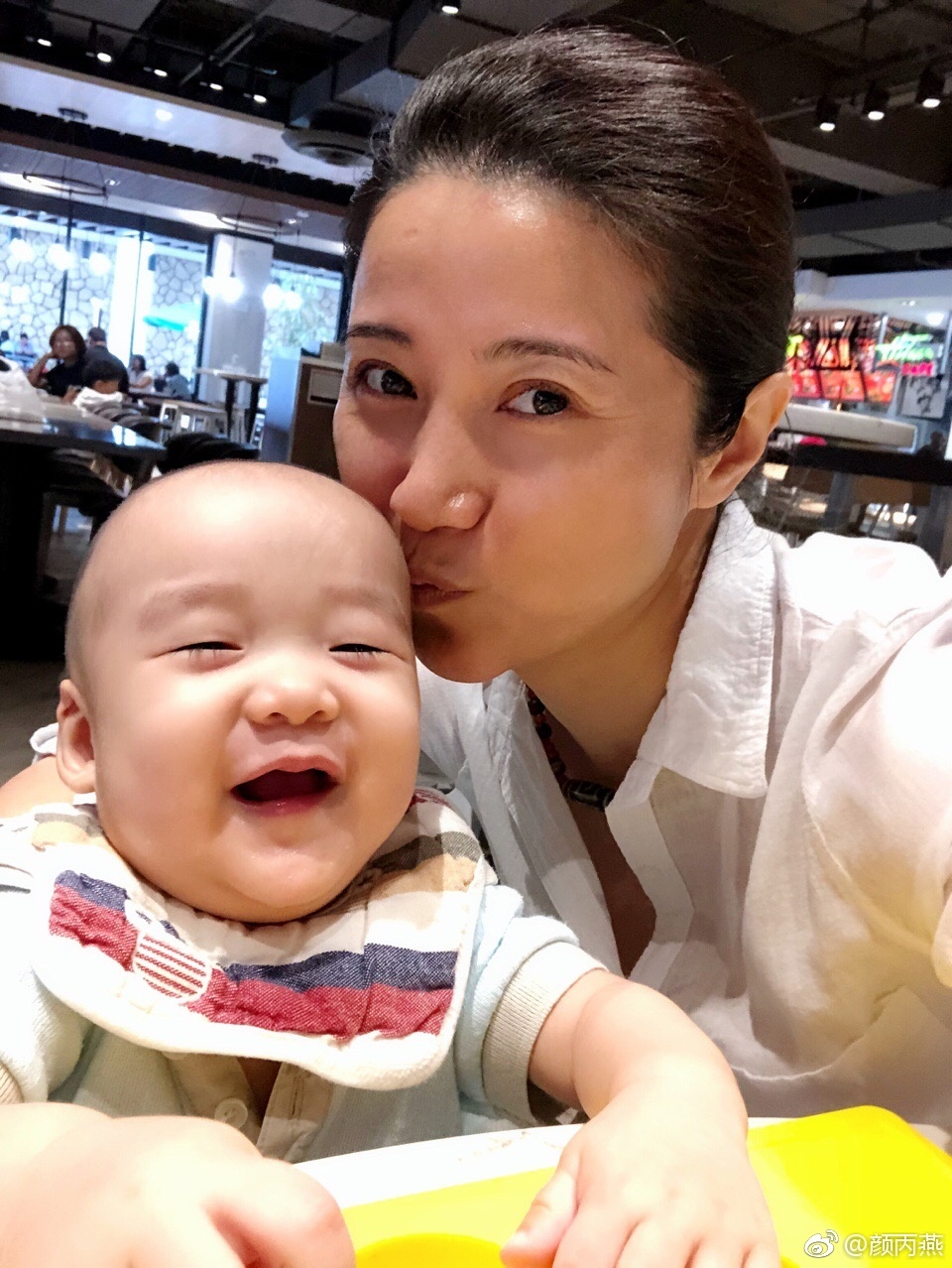 颜丙燕丈夫不是张嘉译(张海燕张嘉译媳妇)