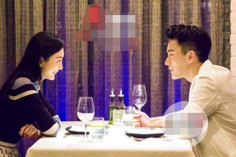 李易峰被卡拉摸头什么情况(李易峰和超模卡拉) 李易峰被卡拉摸头什么情况(李易峰和超模卡拉)