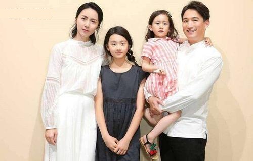 黄磊的女儿遗传了谁的基因?黄磊是怎么教育(黄磊的女儿怎么啦)