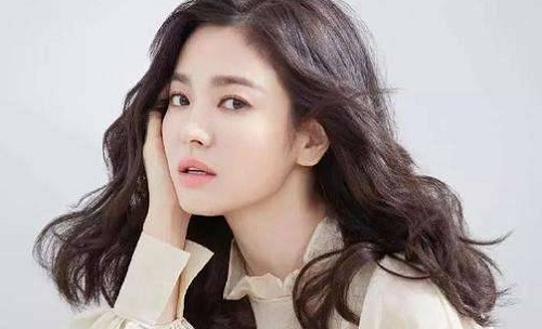 宋仲基离婚后首现身笑容满面(宋仲基离婚真正原因)