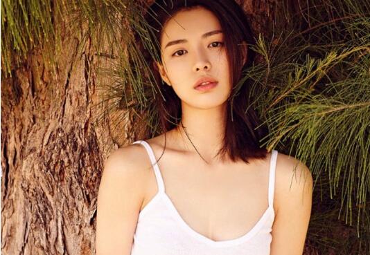 钟楚曦发关晓彤合影微博被骂(关晓彤微博秀恩爱)