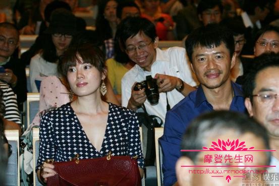 段奕宏是不是同性恋？段奕宏老婆王瑾为什么(段奕宏王瑾结婚图片)