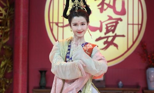 敦煌舞大火的哈妮克孜怎么不火了(外国网友评价哈妮克孜敦煌舞)