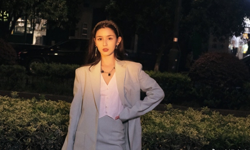 敦煌舞大火的哈妮克孜怎么不火了(外国网友评价哈妮克孜敦煌舞)