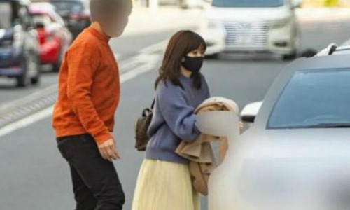 福原爱挺孕肚领奖高达30万(福原爱怀孕大肚子)