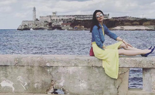 李亚鹏女友晒旧照气质出众(李亚鹏的女孩近照)