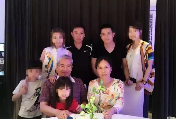 郎咸平事件原配老婆太可怜(郎咸平的感情史)