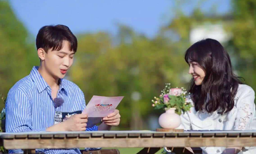 王祖贤现在长什么样子近照曝光(王祖贤现在长什么样子仍旧很美)