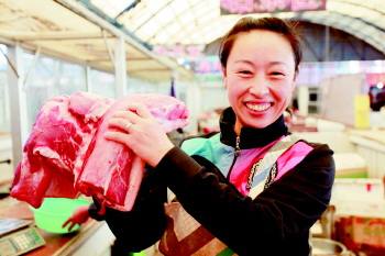 杀猪姐穆俊霞出场费多少？穆俊霞杀猪现场实