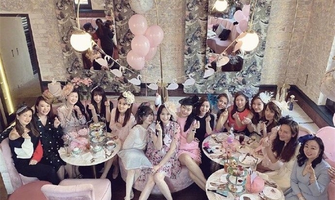 吴佩慈五年生四胎后首露面(吴佩慈第四胎)