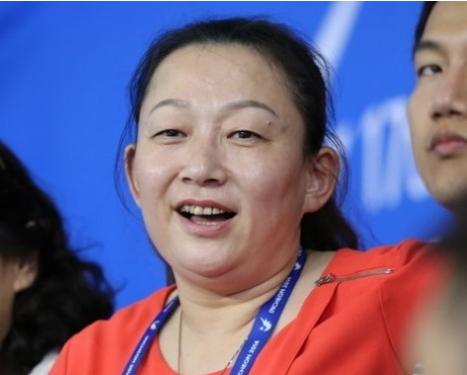 游泳冠军孙杨父母照片(孙杨母亲身高) 游泳冠军孙杨父母照片(孙杨母亲身高)