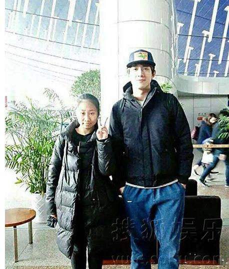 虹桥一姐龚玉雯为什么走红？虹桥一姐表情包(虹桥一姐人气暴涨大个女粉丝紧随左右)