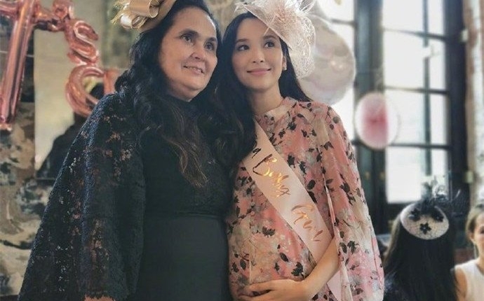 吴佩慈五年生四胎后首露面(吴佩慈第四胎)