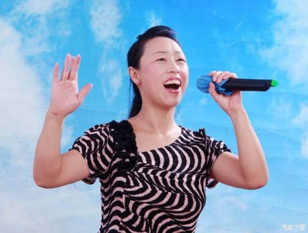 杀猪姐穆俊霞出场费多少？穆俊霞杀猪现场实