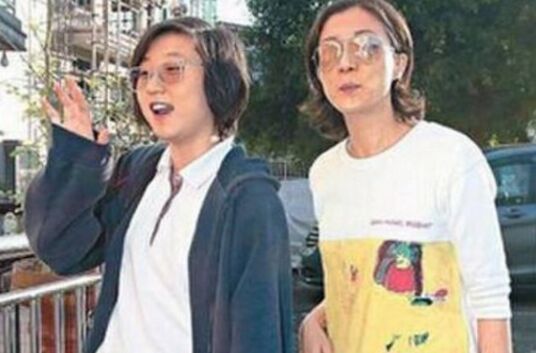 成龙有几个子女(成龙有几个儿子)