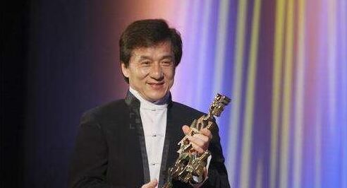 成龙真名叫什么(成龙真名到底叫什么)