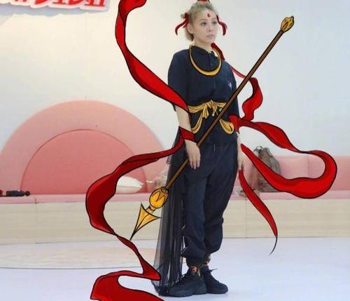 宁静在机场被粉丝送哪吒套装是怎么回事