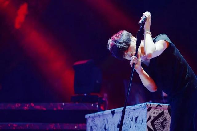 花儿与少年中的英文歌是什么(花儿与少年第二季歌曲英文歌曲)