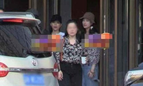 陈坤倪妮聚会互动引网友热议(陈坤访谈节目谈倪妮)