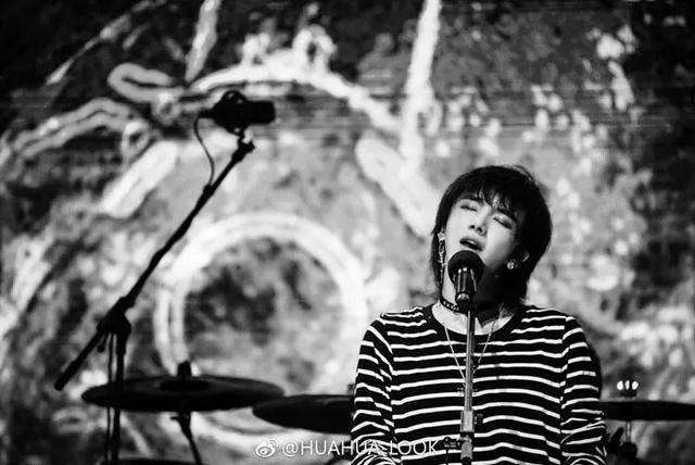 花儿与少年中的英文歌是什么(花儿与少年第二季歌曲英文歌曲)