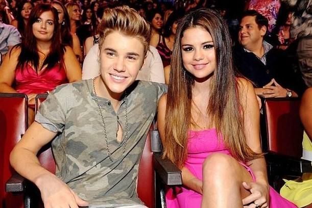 赛琳娜写给贾斯汀的歌叫什么？赛琳娜的病还