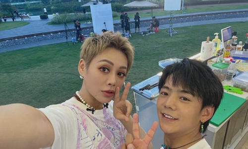 宁静误入丁真连线中国女排现场