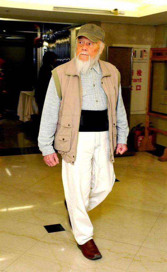 台湾老演员高鸣为什么自杀?高鸣的妻子于真 台湾老演员高鸣为什么自杀?高鸣的妻子于真